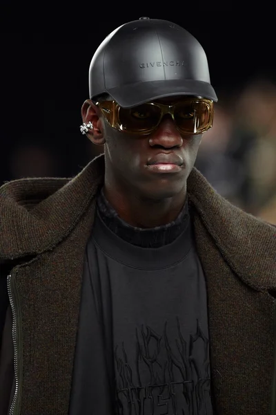 Look 84